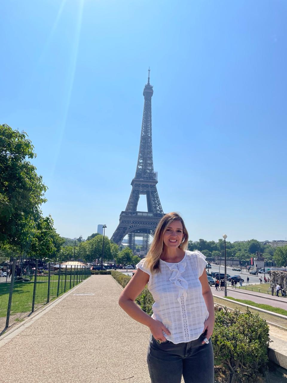 Mariana em Paris